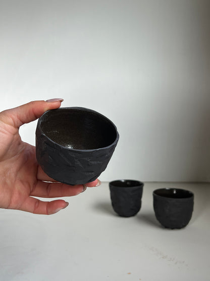 Black Clay medium Kurinuki Teabowl