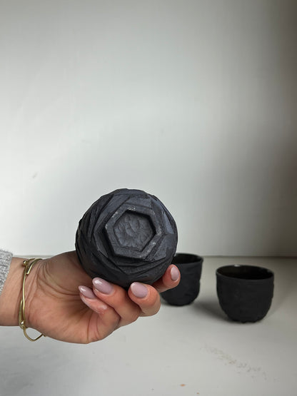 Black Clay medium Kurinuki Teabowl