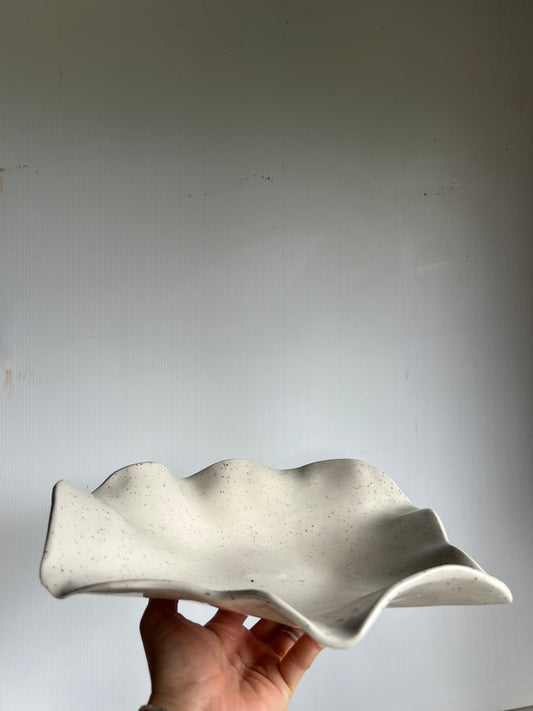 Speckled wavy bowl
